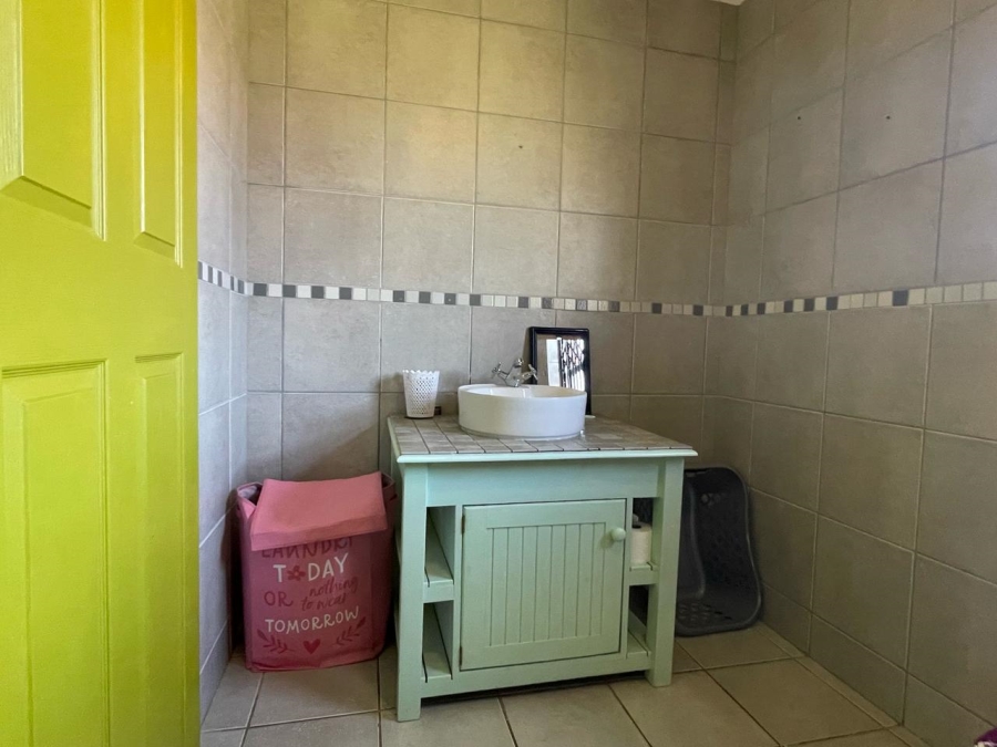 2 Bedroom Property for Sale in Noorsekloof Eastern Cape